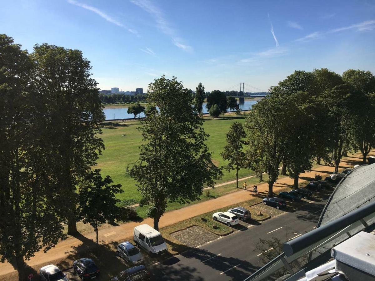 Luxury Rooftop Loft With River View 10Min To City Apartamento Düsseldorf Exterior foto
